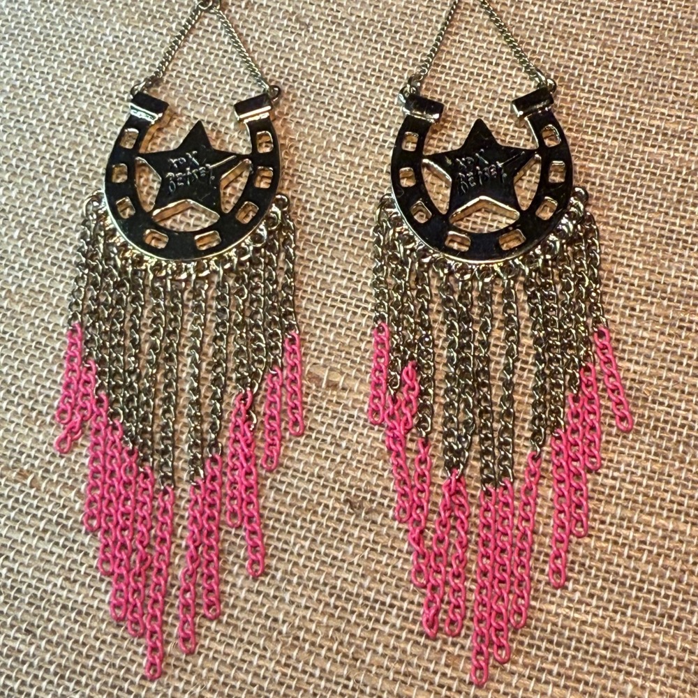 BETSEY JOHNSON Rare Pink Horseshoe Chandelier Statement Earrings - Picture 5 of 9
